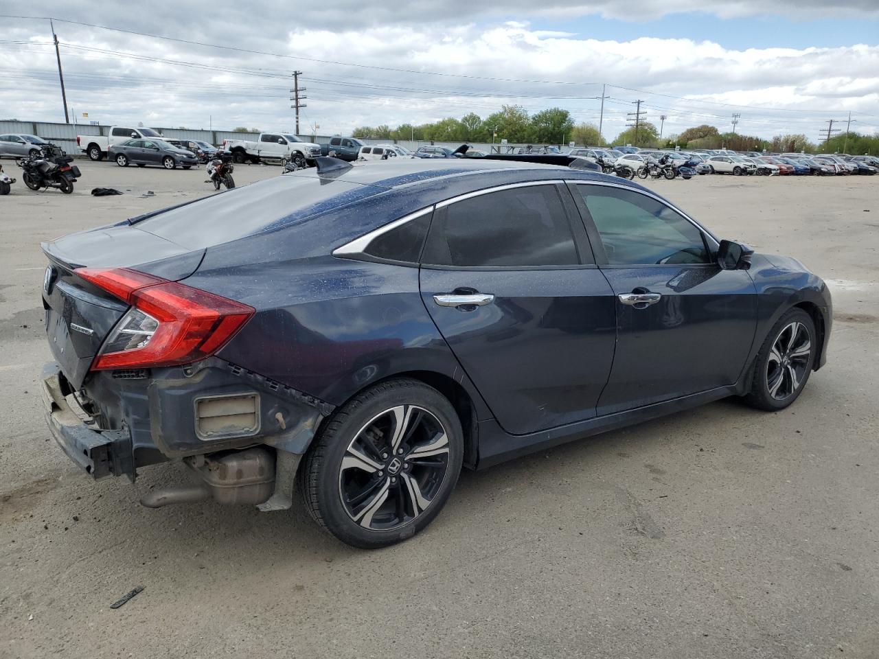 2016 Honda Civic Touring vin: 19XFC1F92GE215930