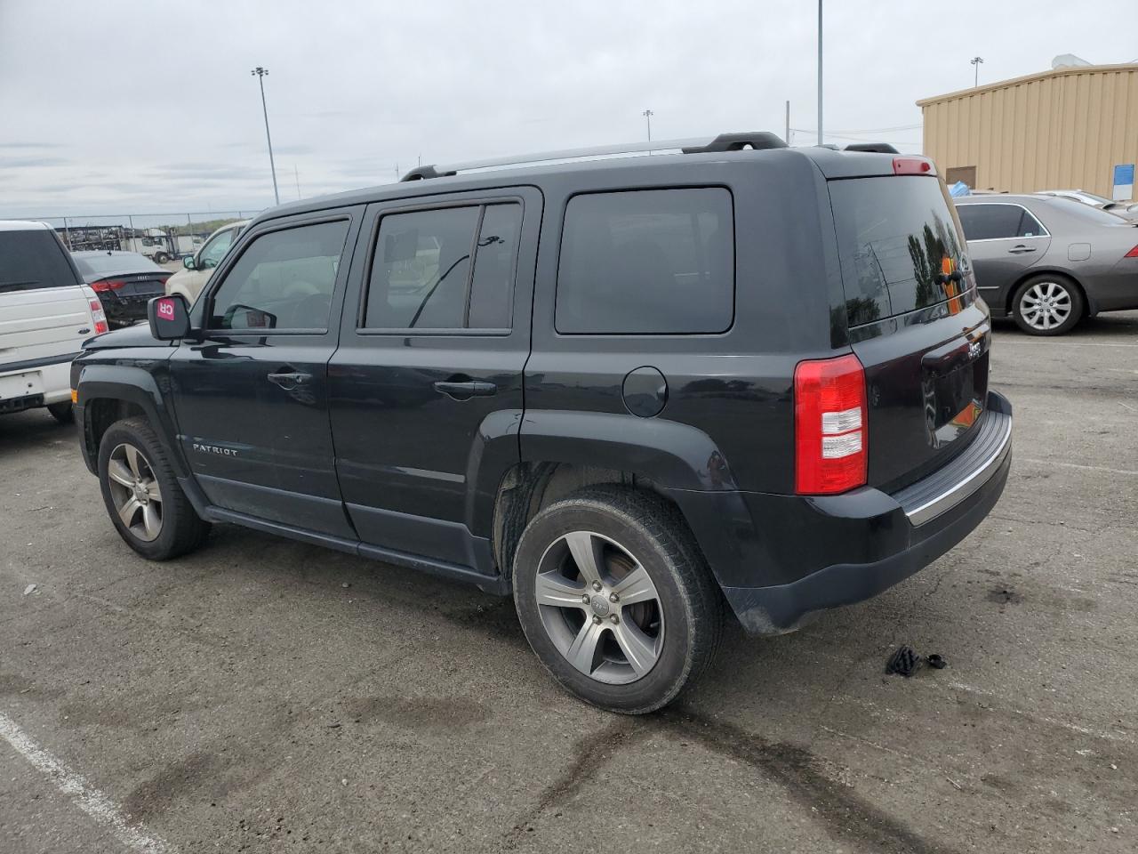 2016 Jeep Patriot Latitude vin: 1C4NJPFA3GD748451