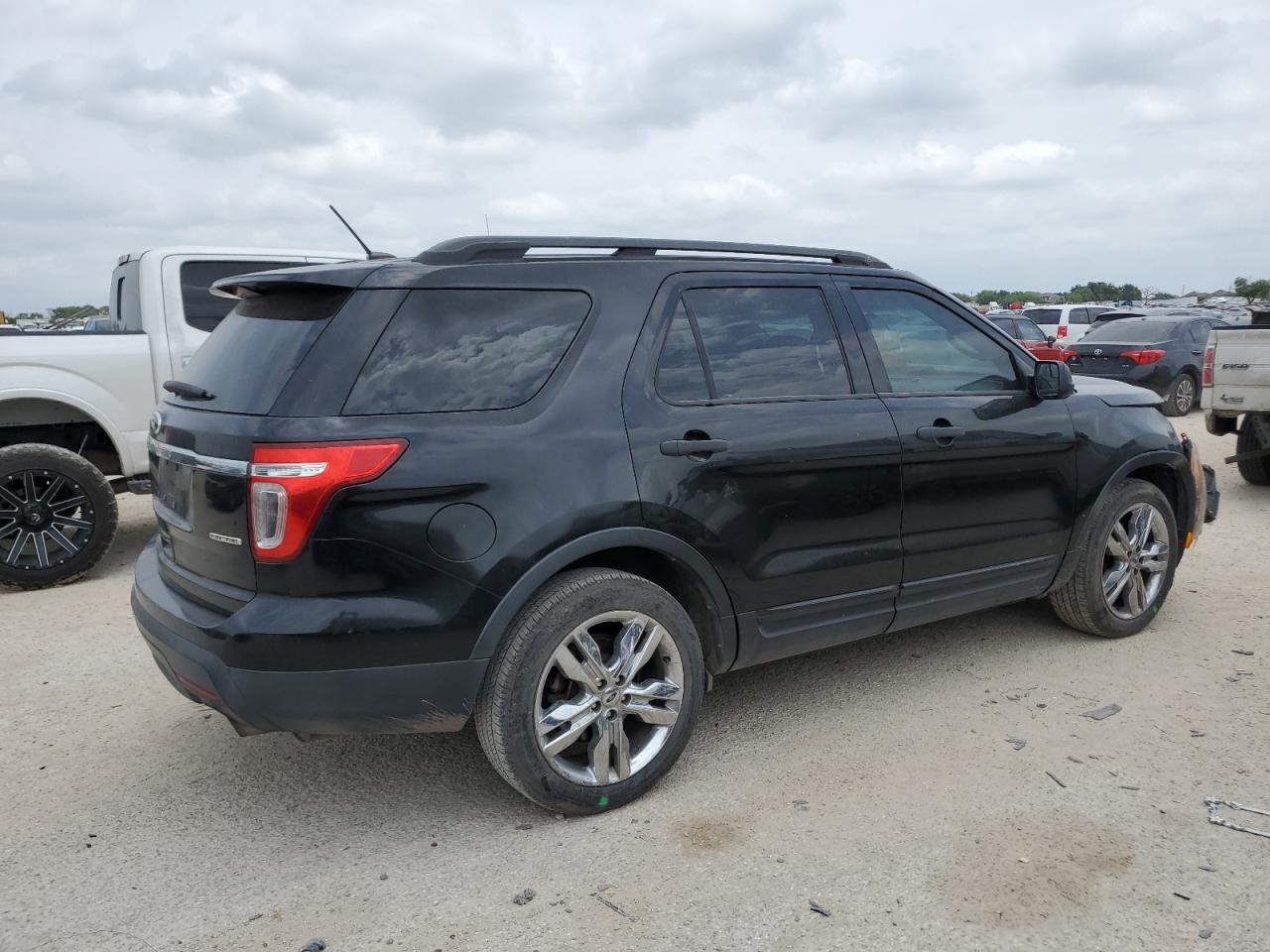 1FM5K7B88DGA76215 2013 Ford Explorer