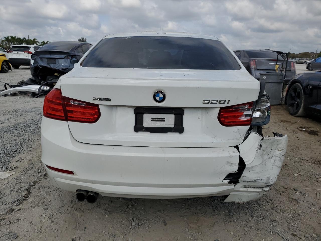 WBA3B3G50FNT17599 2015 BMW 328 Xi