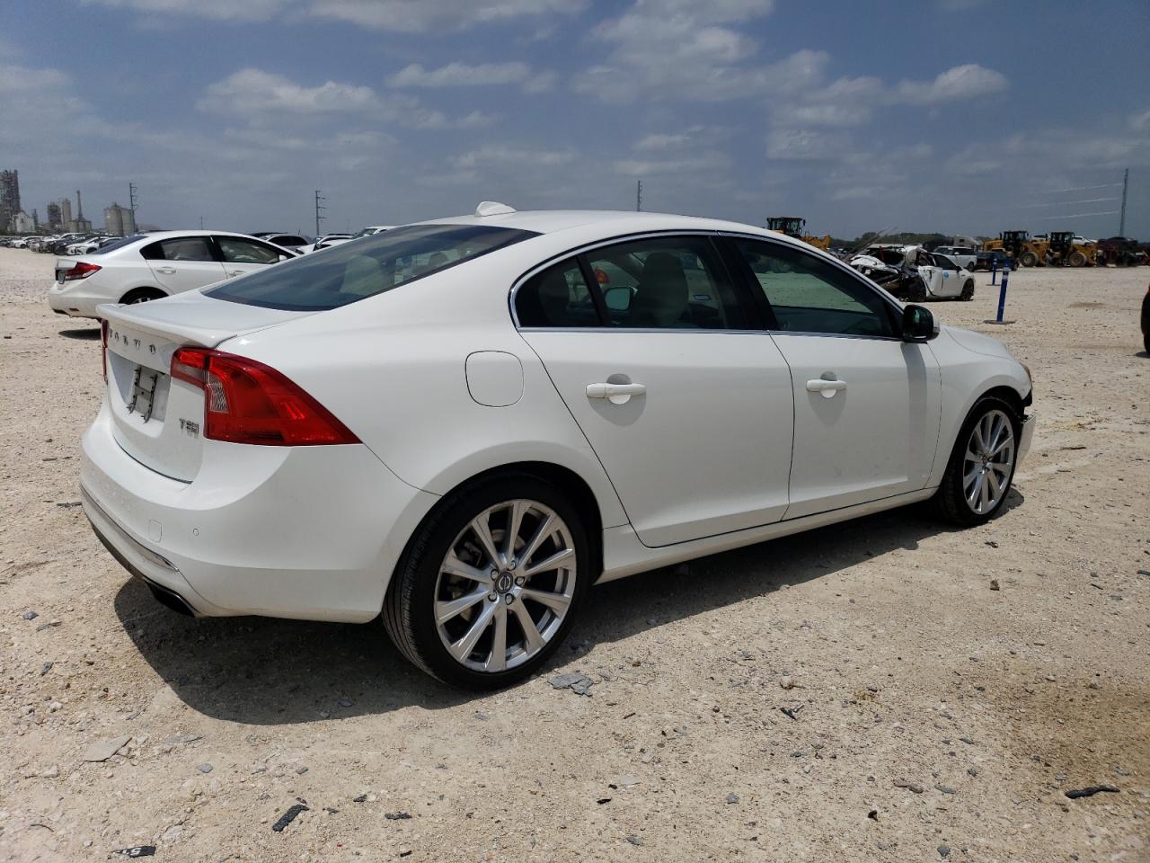 2016 Volvo S60 Platinum vin: LYV402FM9GB109593