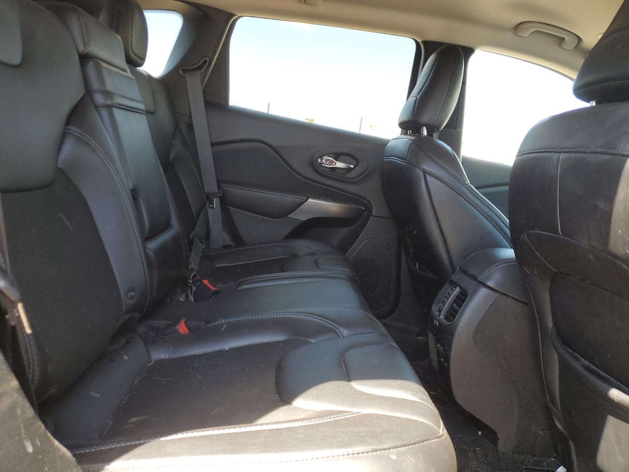 1C4PJMLB1KD287411 2019 Jeep Cherokee Latitude Plus