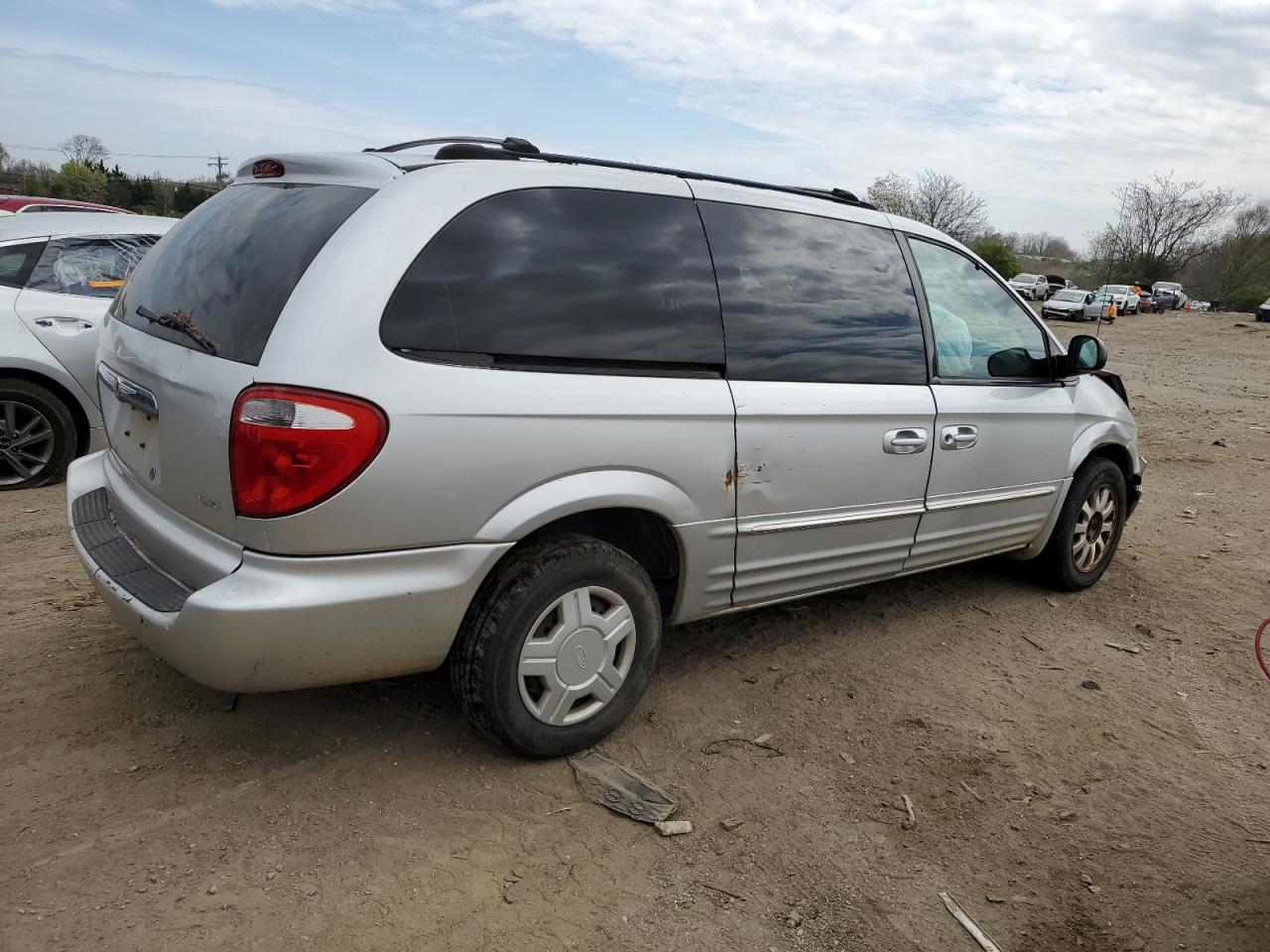 2C8GP54L22R566907 2002 Chrysler Town & Country Lxi