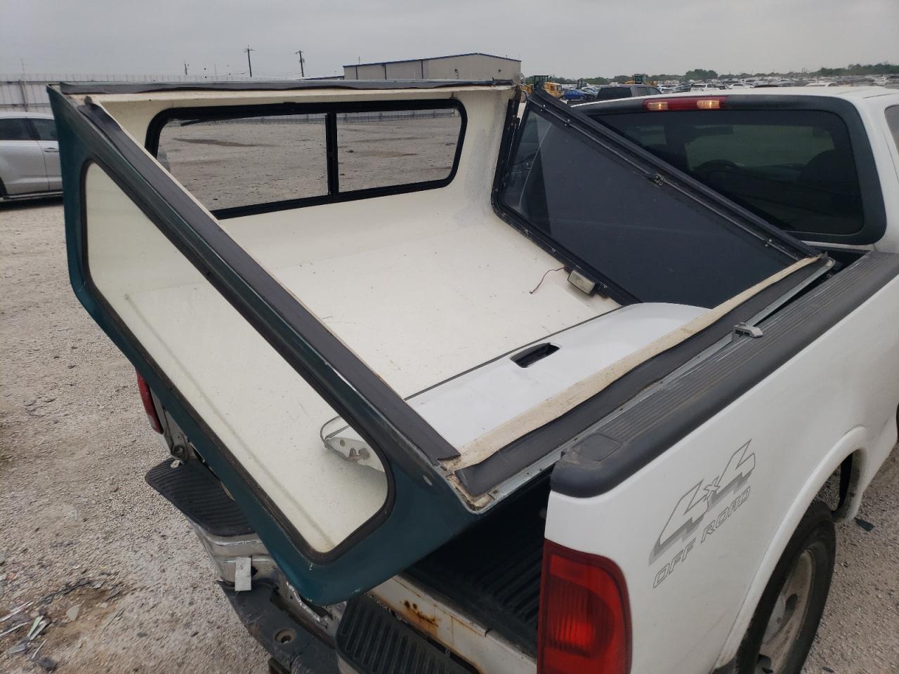 1FTRX18L9YKA32792 2000 Ford F150