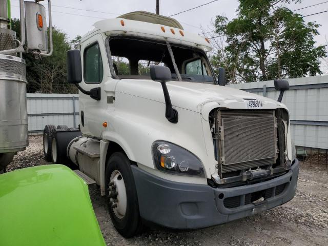 Lot #2469219702 2016 FREIGHTLINER CASCADIA 1 salvage car