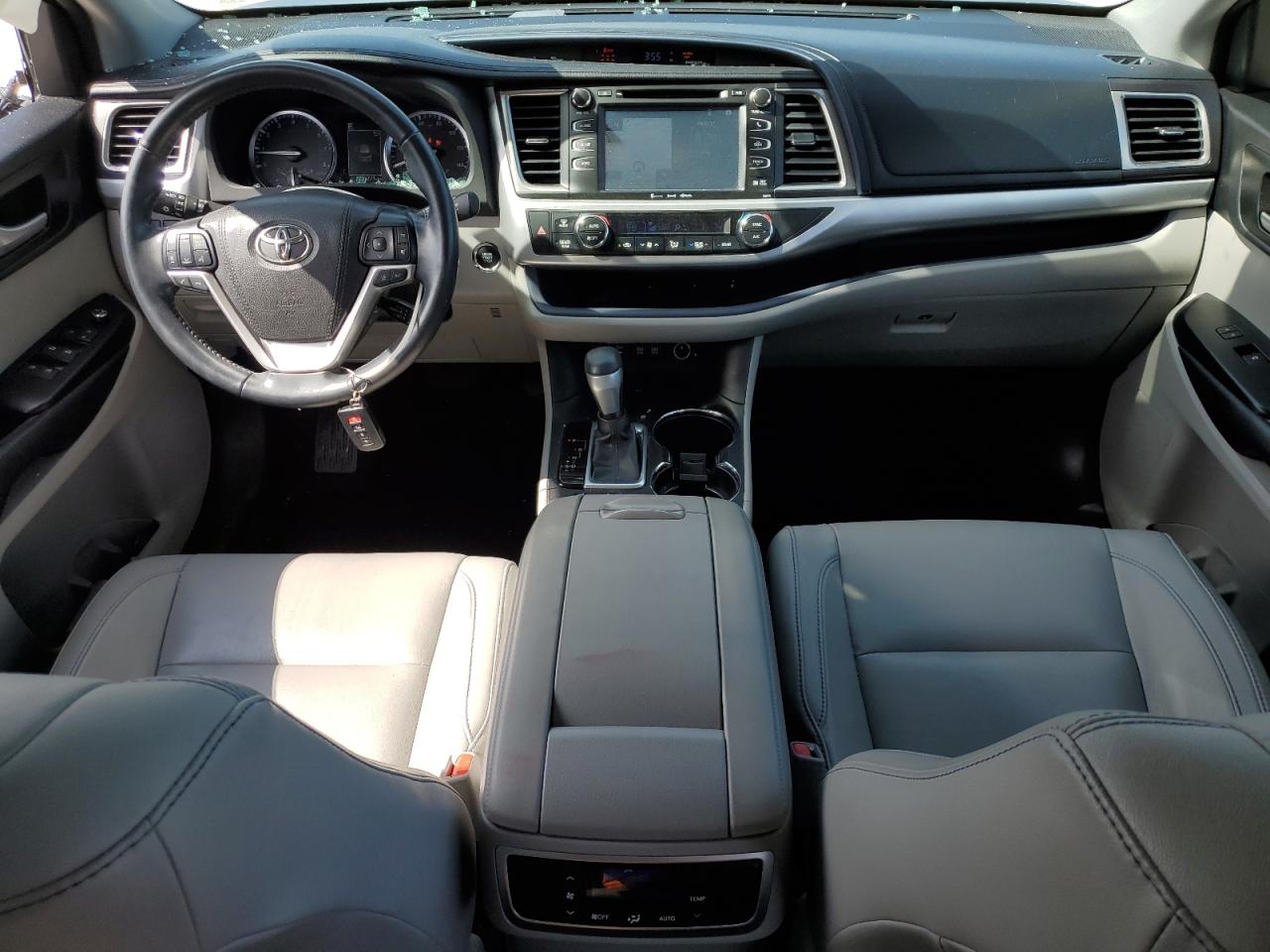 5TDKZRFH9JS276918 2018 Toyota Highlander Se