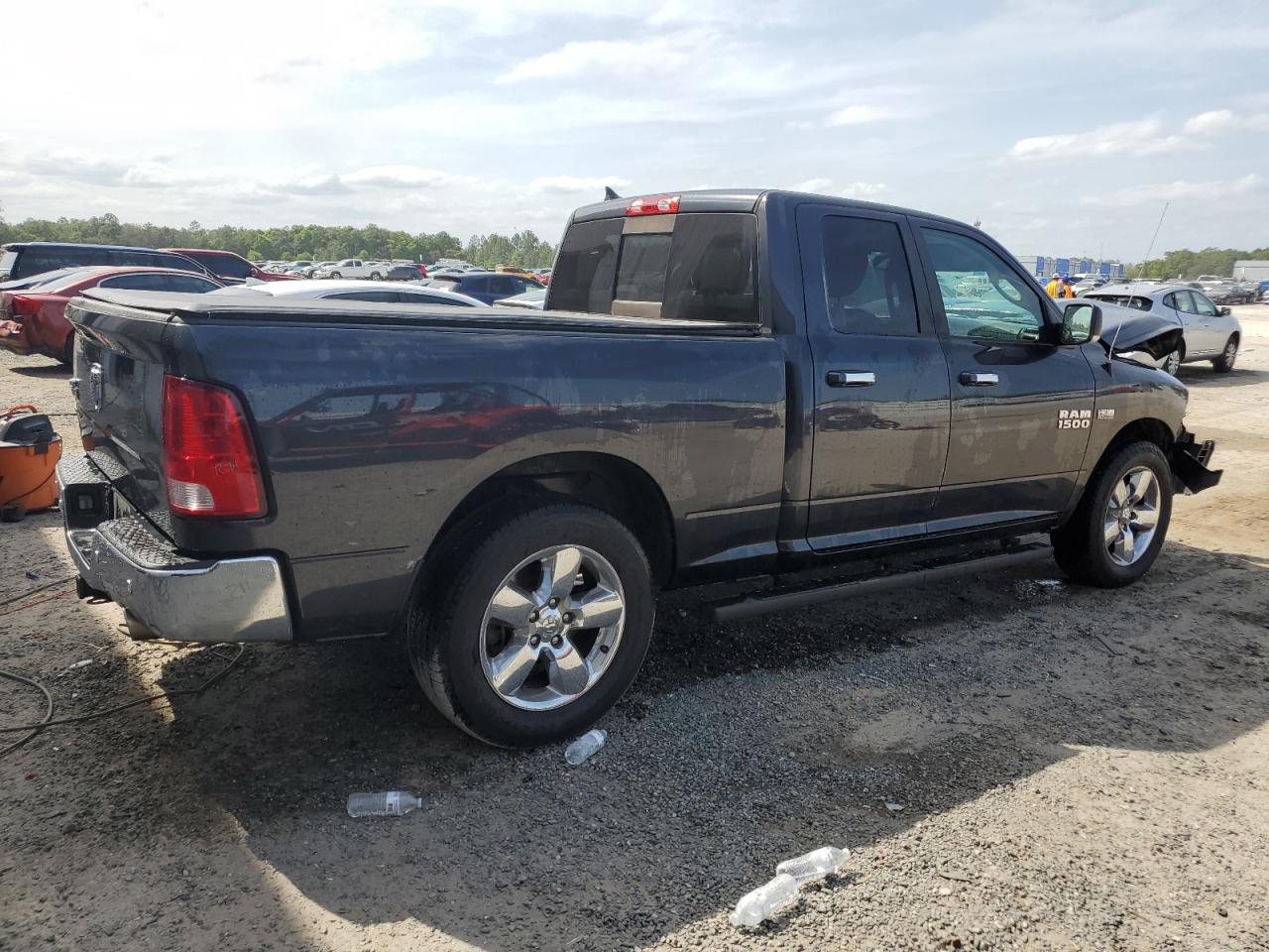 1C6RR6GT1HS651144 2017 Ram 1500 Slt