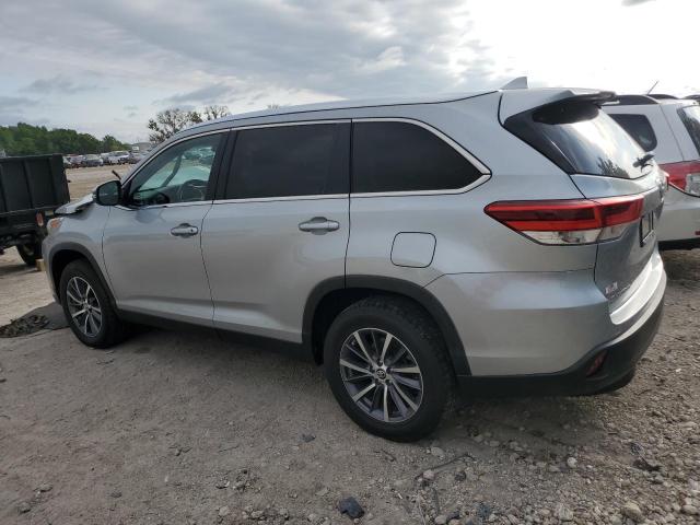 VIN 5TDKZRFHXKS307983 2019 Toyota Highlander, SE no.2