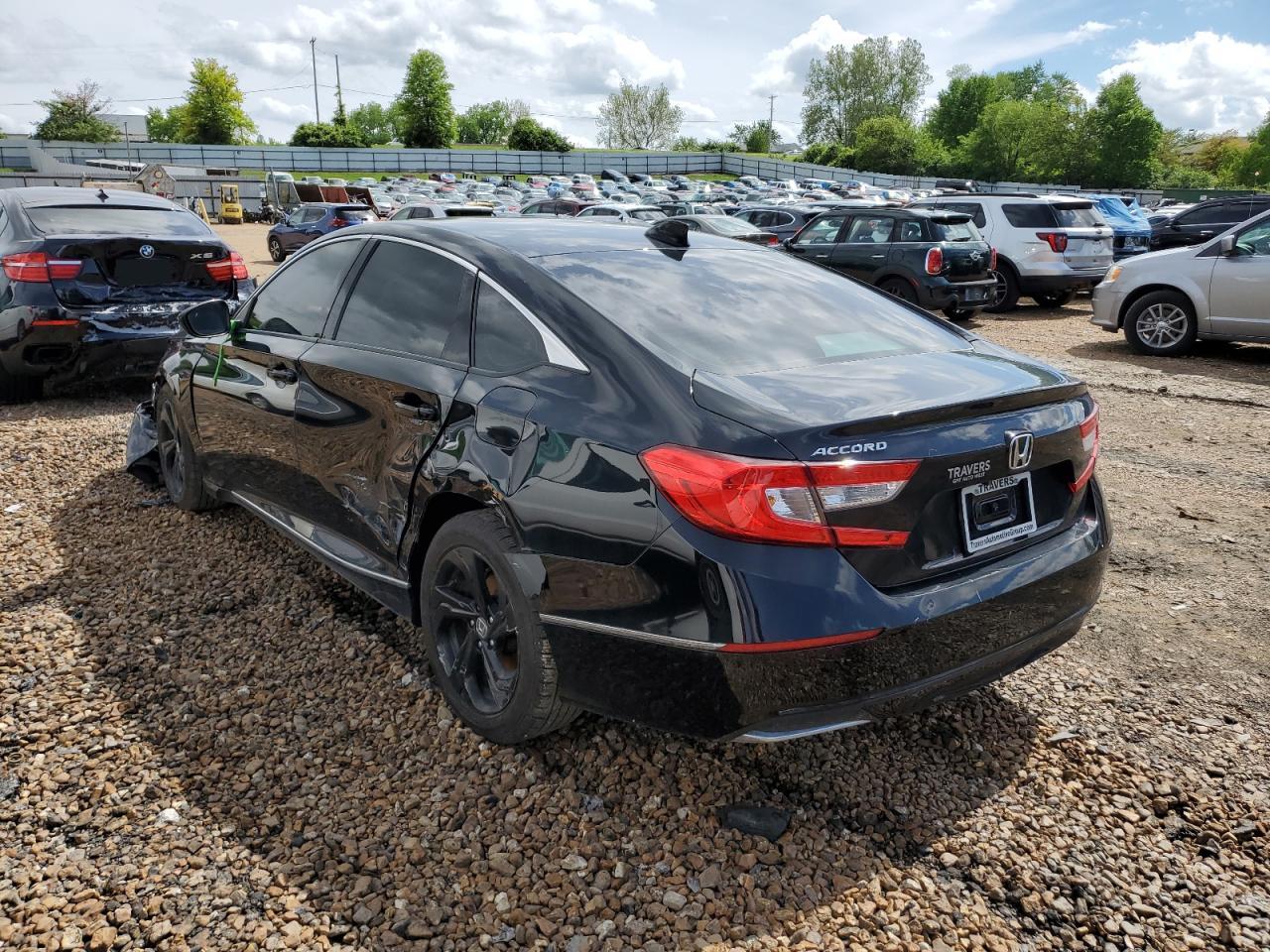 1HGCV1F49JA157988 2018 Honda Accord Ex