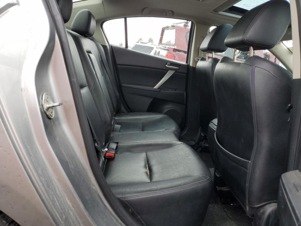 JM1BL1W63B1368543 2011 Mazda 3 S