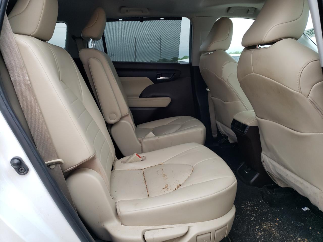 5TDGZRBHXMS117468 2021 Toyota Highlander Xle