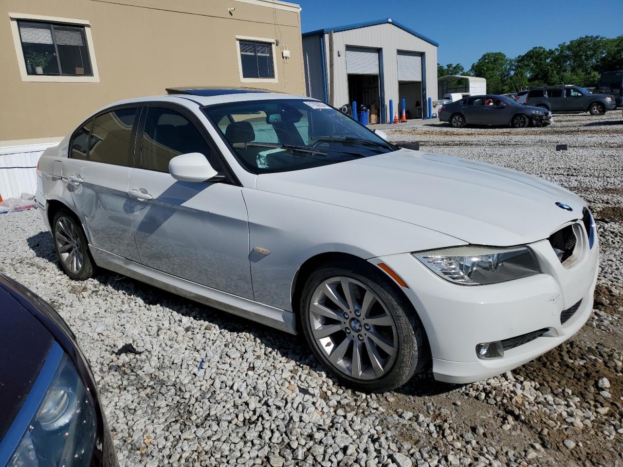 WBAPH7G53BNM55994 2011 BMW 328 I