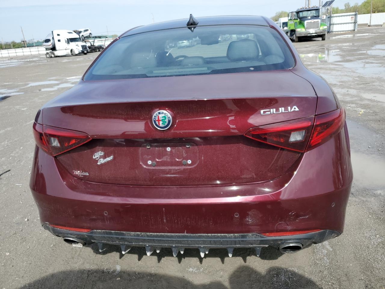 2017 Alfa Romeo Giulia vin: ZARFAEBN1H7550667