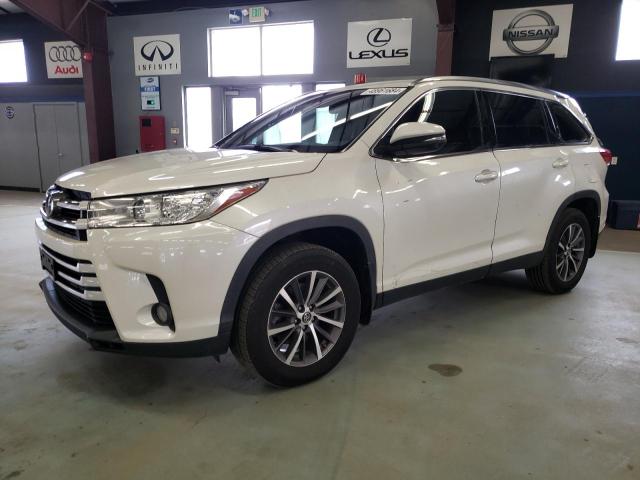 VIN 5TDJZRFH8KS609722 2019 Toyota Highlander, SE no.1