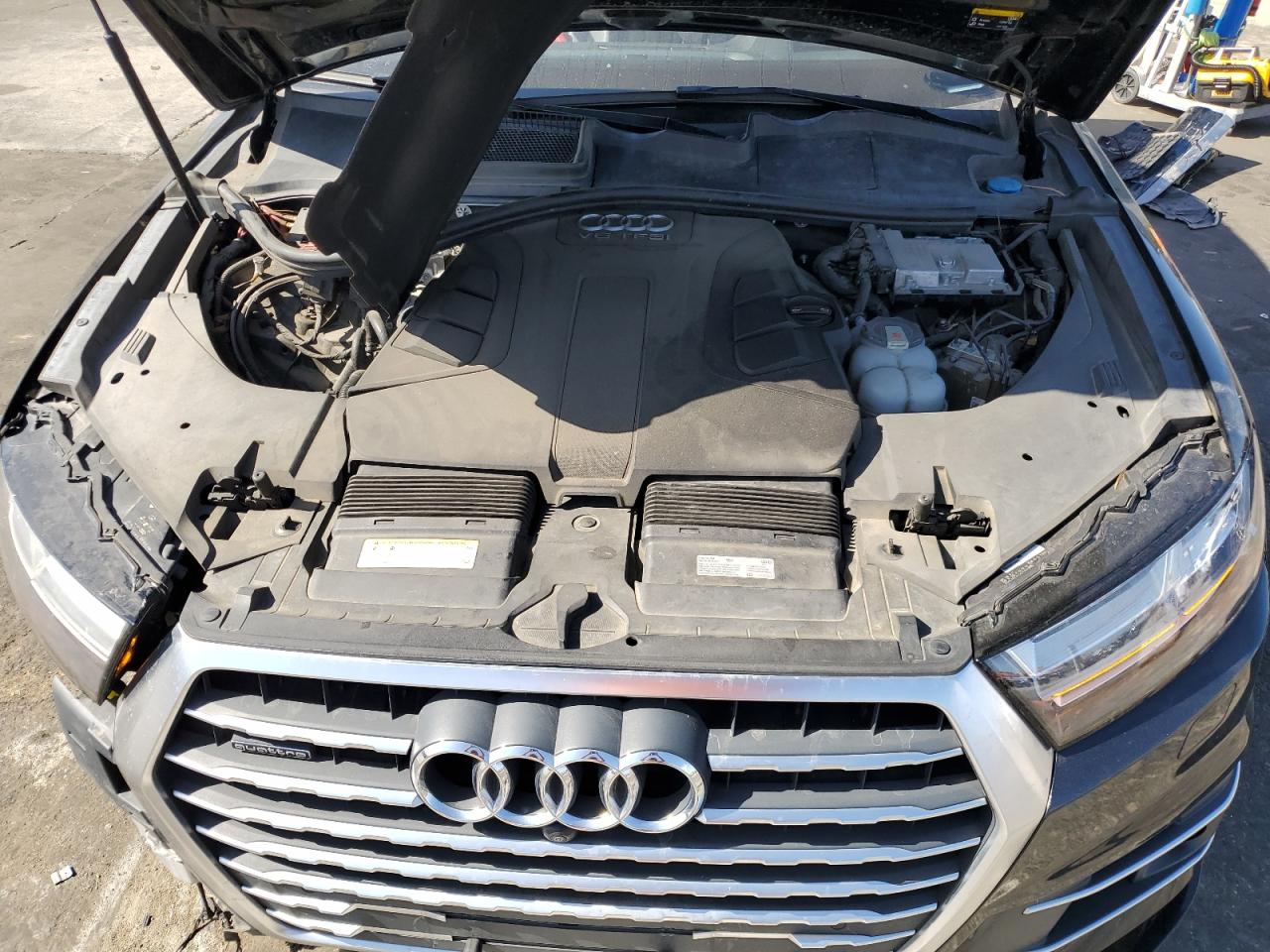 WA1VAAF70JD051290 2018 Audi Q7 Prestige