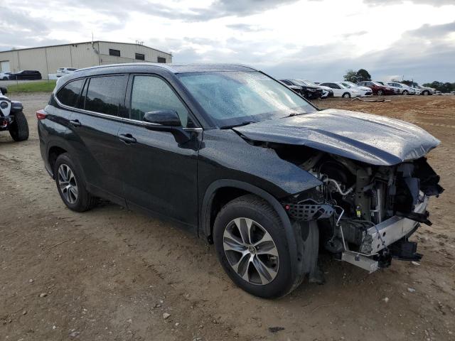 VIN 5TDGZRAH9MS526076 2021 Toyota Highlander, Xle no.4