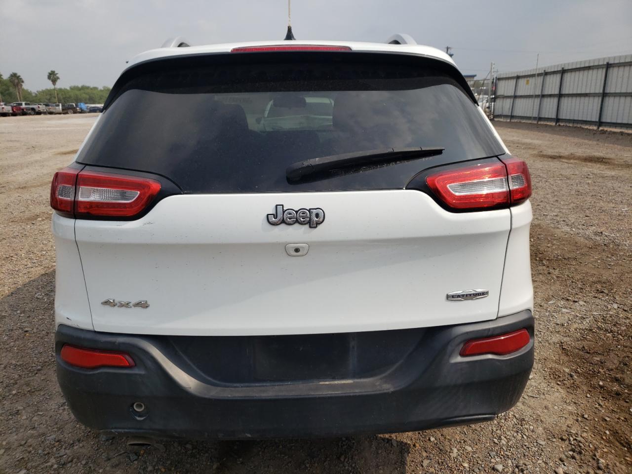 1C4PJMCB1EW231638 2014 Jeep Cherokee Latitude