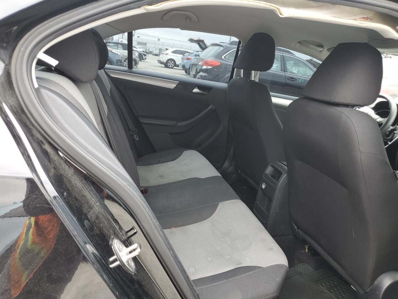 3VW2B7AJ3HM215123 2017 Volkswagen Jetta S