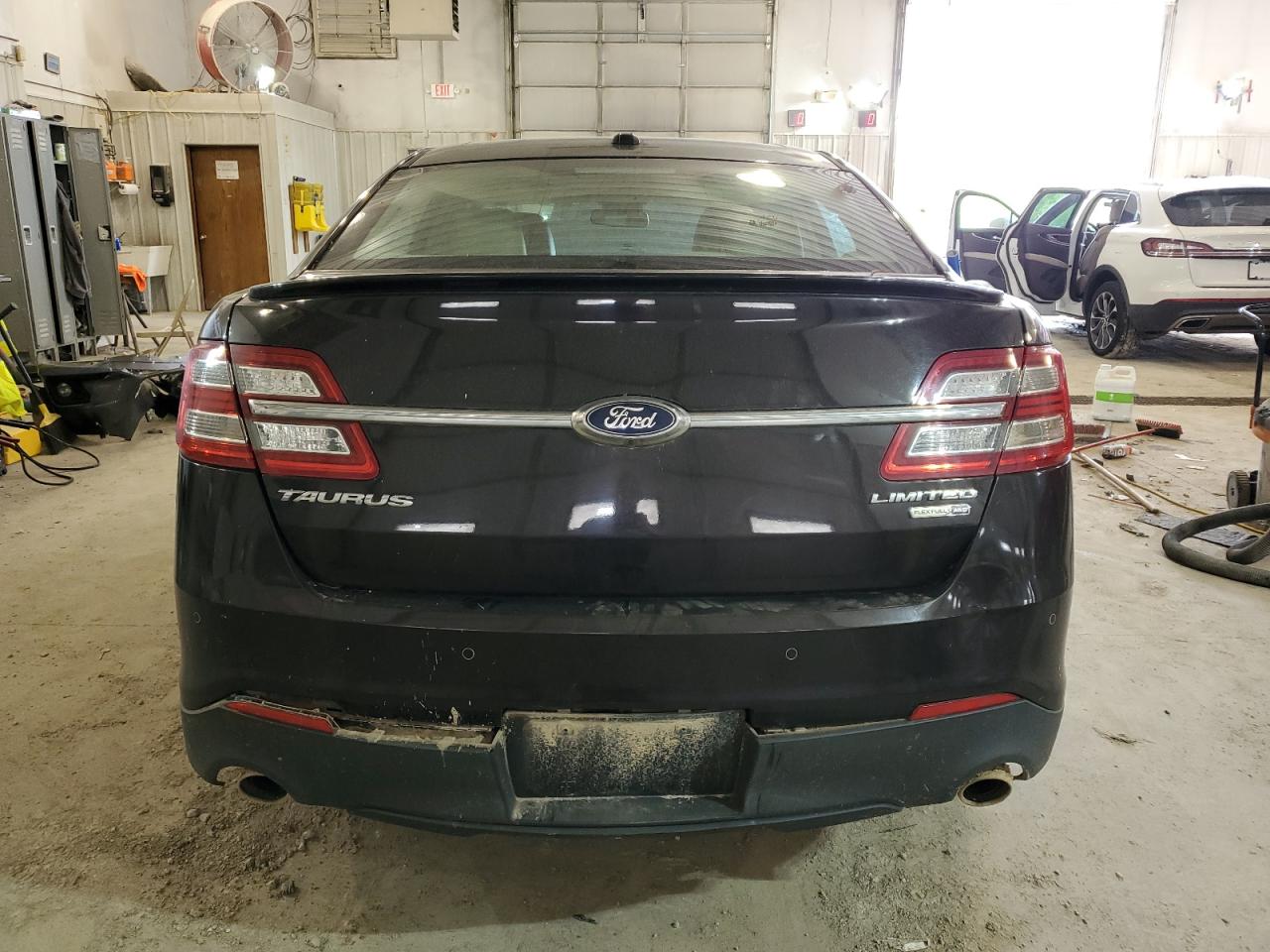 Lot #2503207760 2013 FORD TAURUS LIM