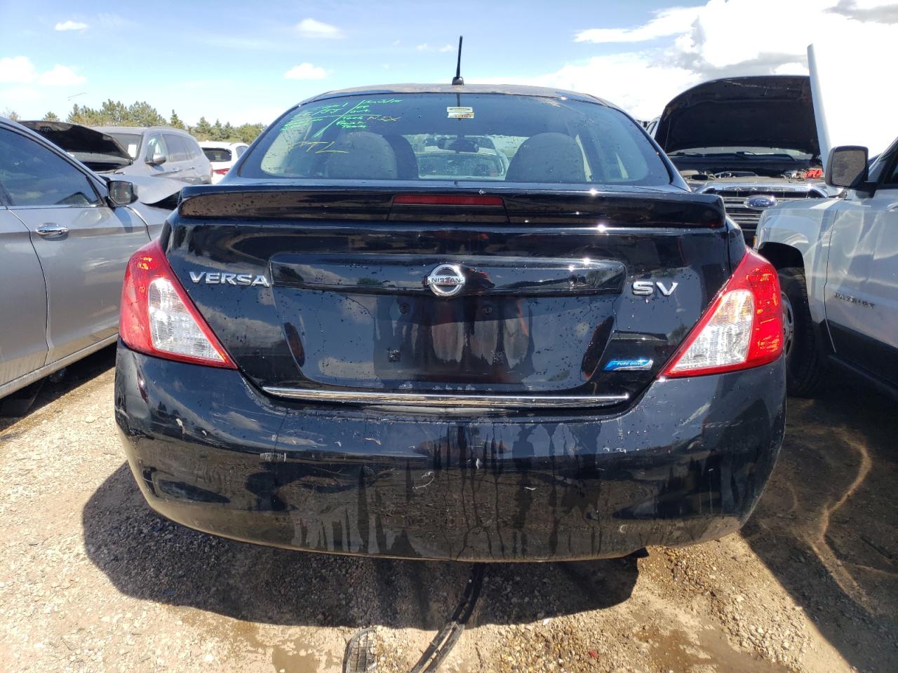 2014 Nissan Versa S vin: 3N1CN7AP1EK458443