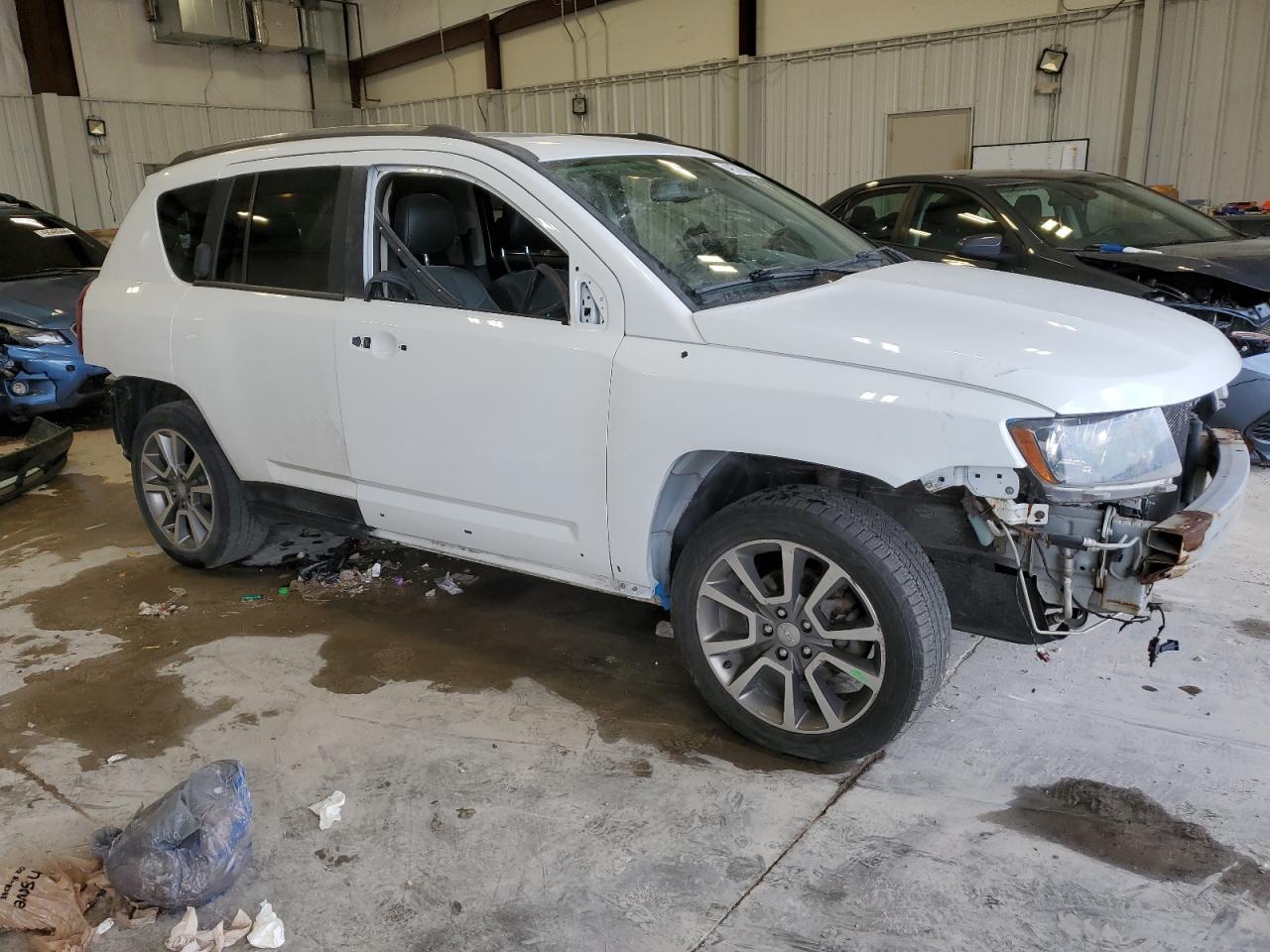 2014 Jeep Compass Limited vin: 1C4NJDCB5ED831985