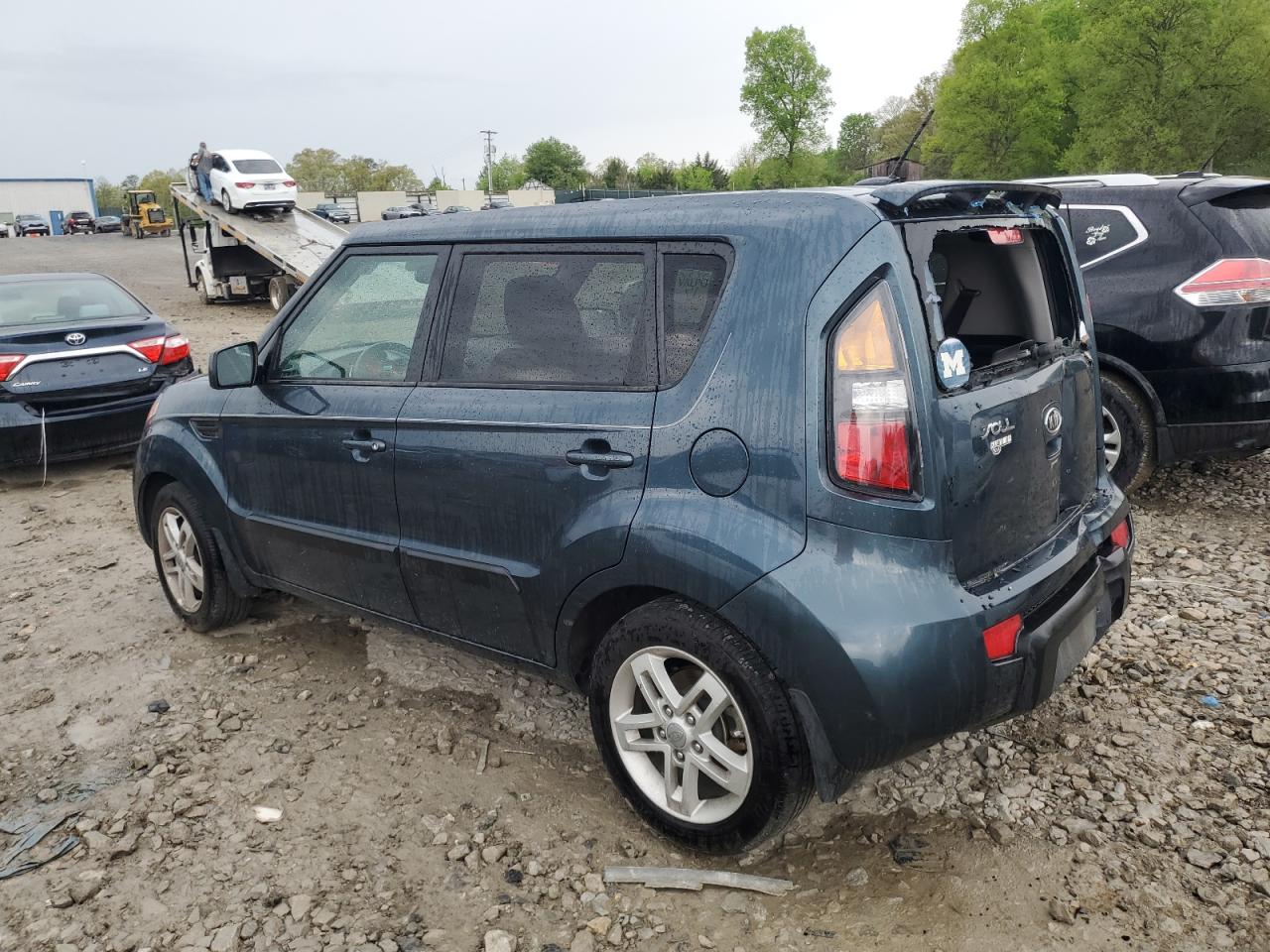 KNDJT2A22B7274057 2011 Kia Soul +