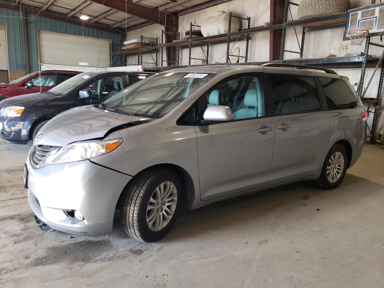 5TDYK3DC5DS333655 2013 Toyota Sienna Xle