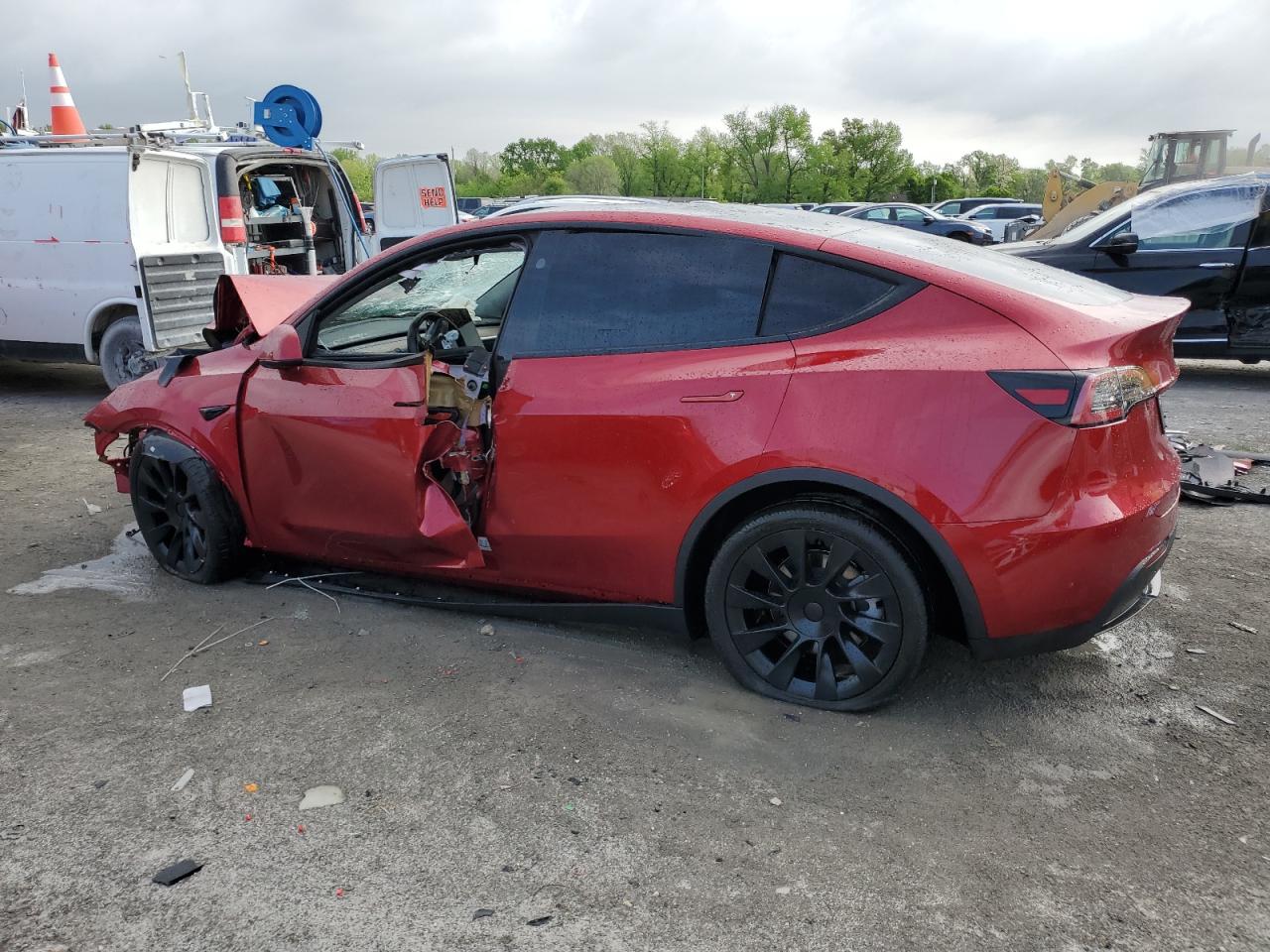 2024 Tesla Model Y vin: 7SAYGDEE9RF987970