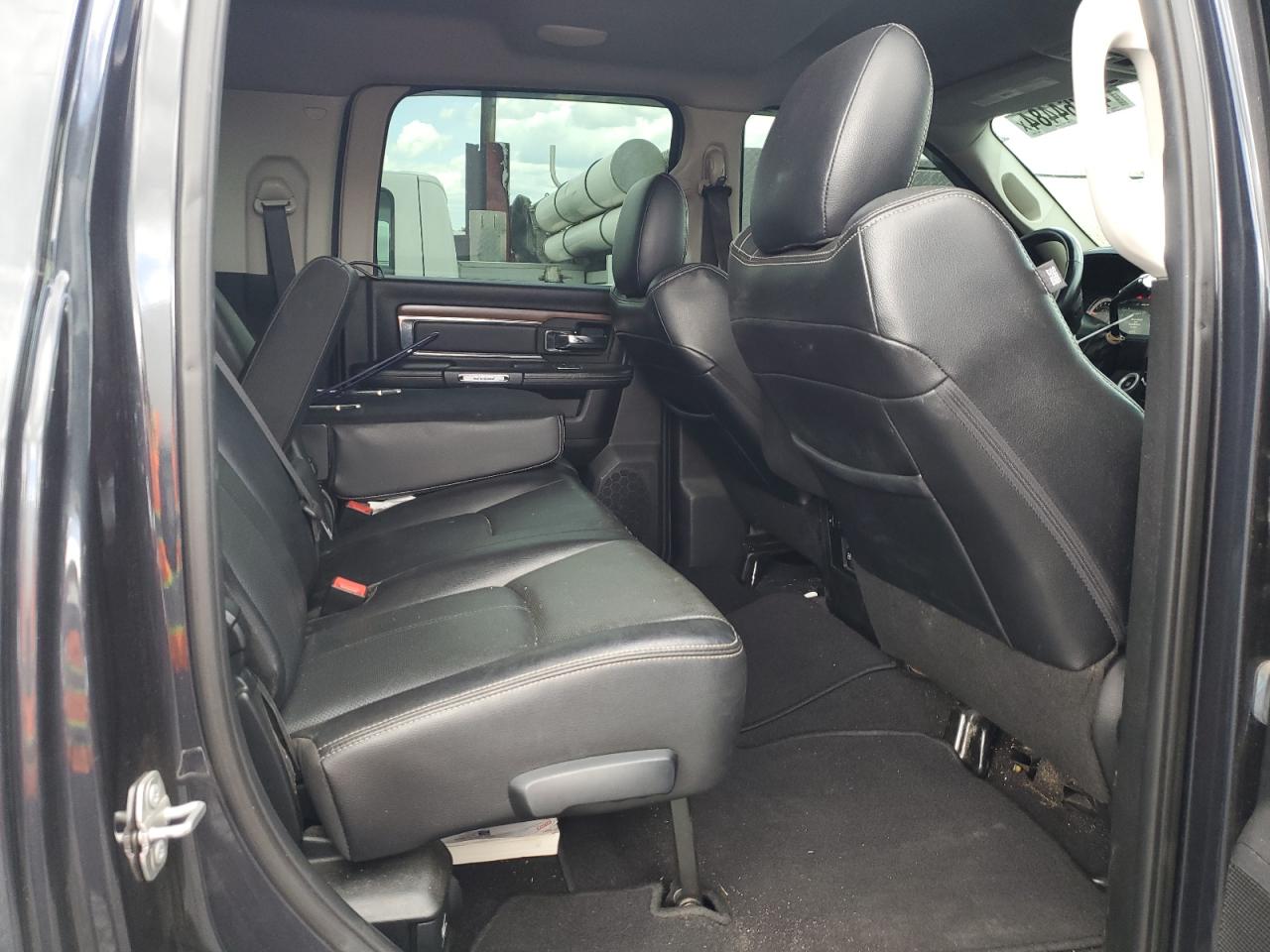 3C63RRML4JG310961 2018 Ram 3500 Laramie