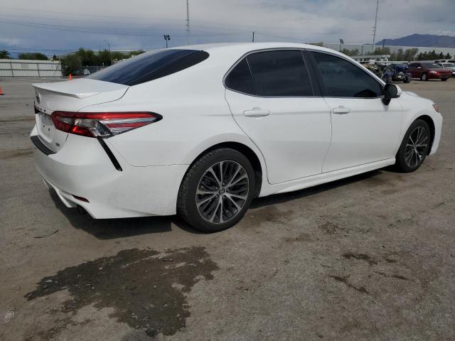  TOYOTA CAMRY 2018 Белый