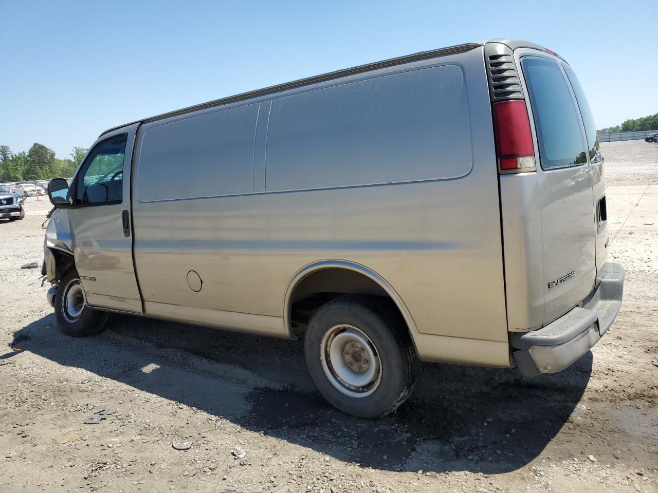 1GCFG25R211175712 2001 Chevrolet Express G2500