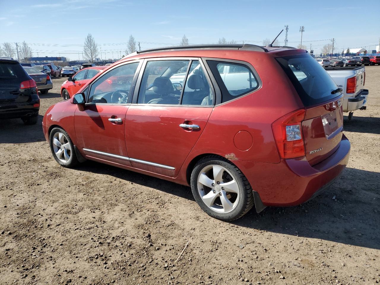 KNAFG526087147987 2008 Kia Rondo Lx