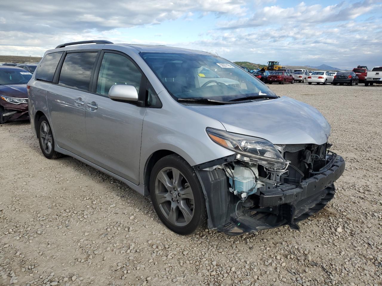 5TDXZ3DC7JS912374 2018 Toyota Sienna Se