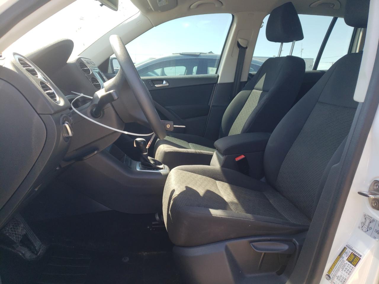 WVGAV7AX9HK046108 2017 Volkswagen Tiguan S