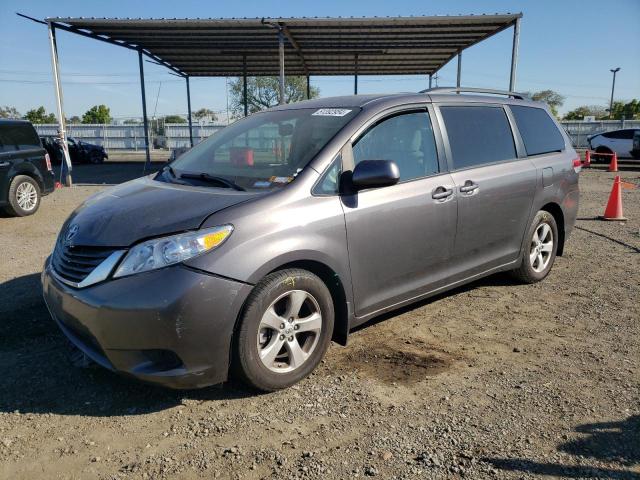 Lot #2533356404 2012 TOYOTA SIENNA LE salvage car