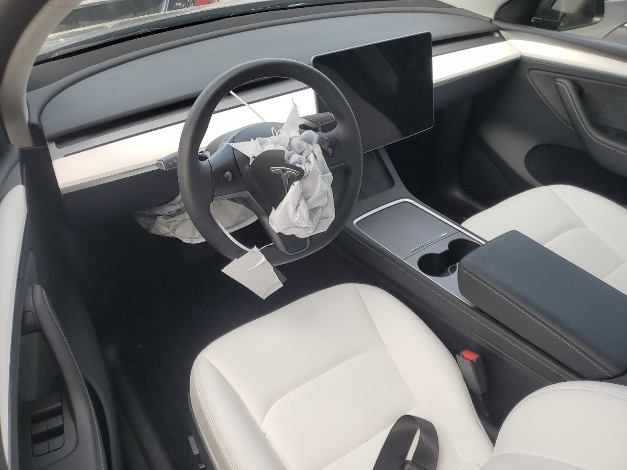 7SAYGDEE0PA119611 2023 Tesla Model Y