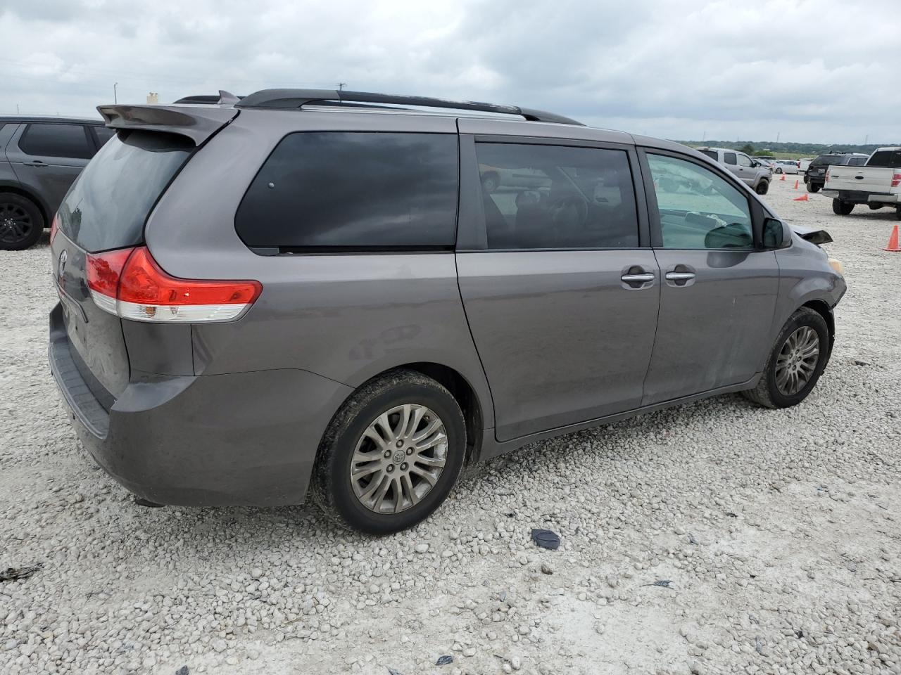 5TDYK3DC5CS180600 2012 Toyota Sienna Xle