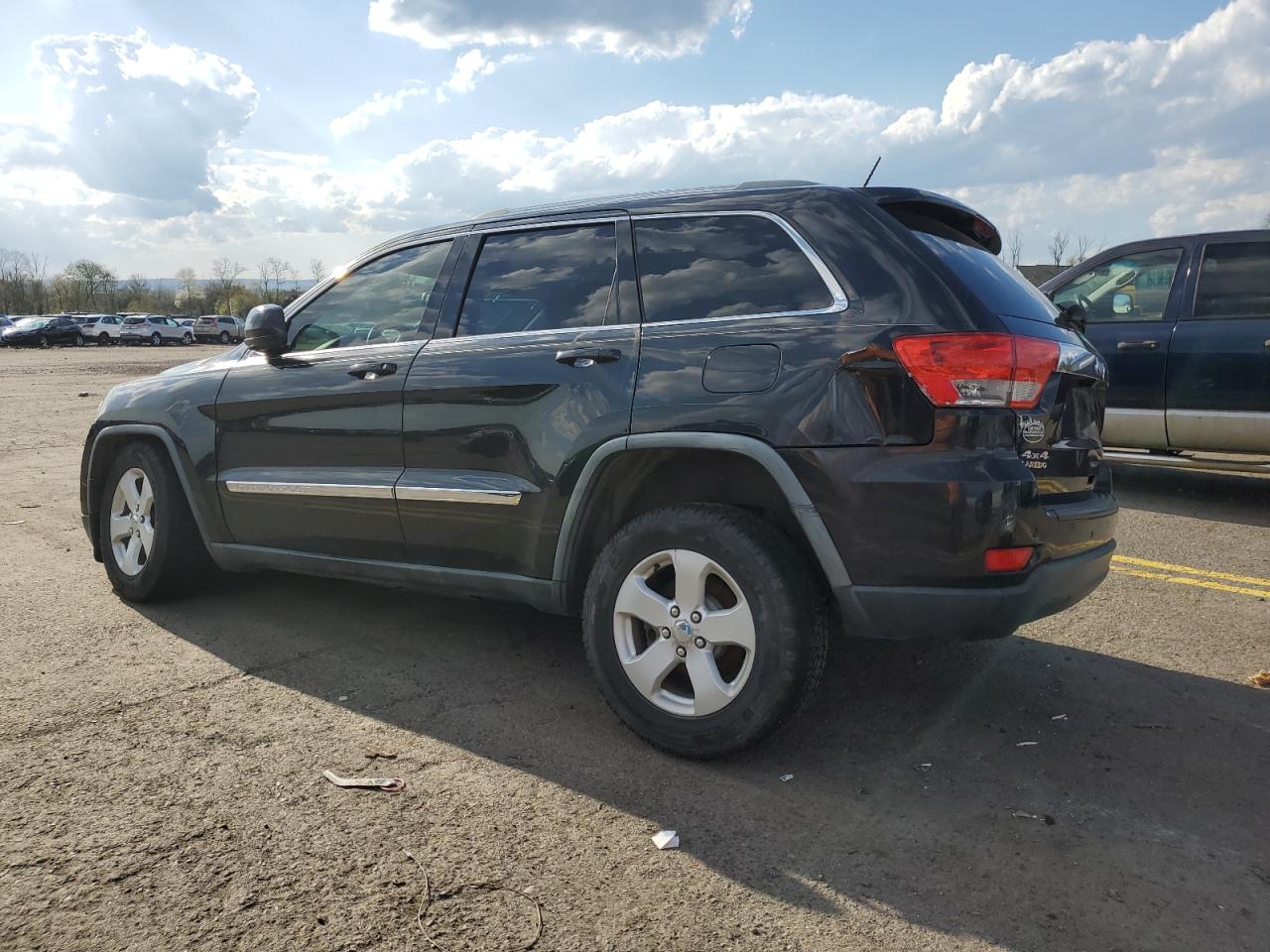 1J4RR4GG7BC641939 2011 Jeep Grand Cherokee Laredo