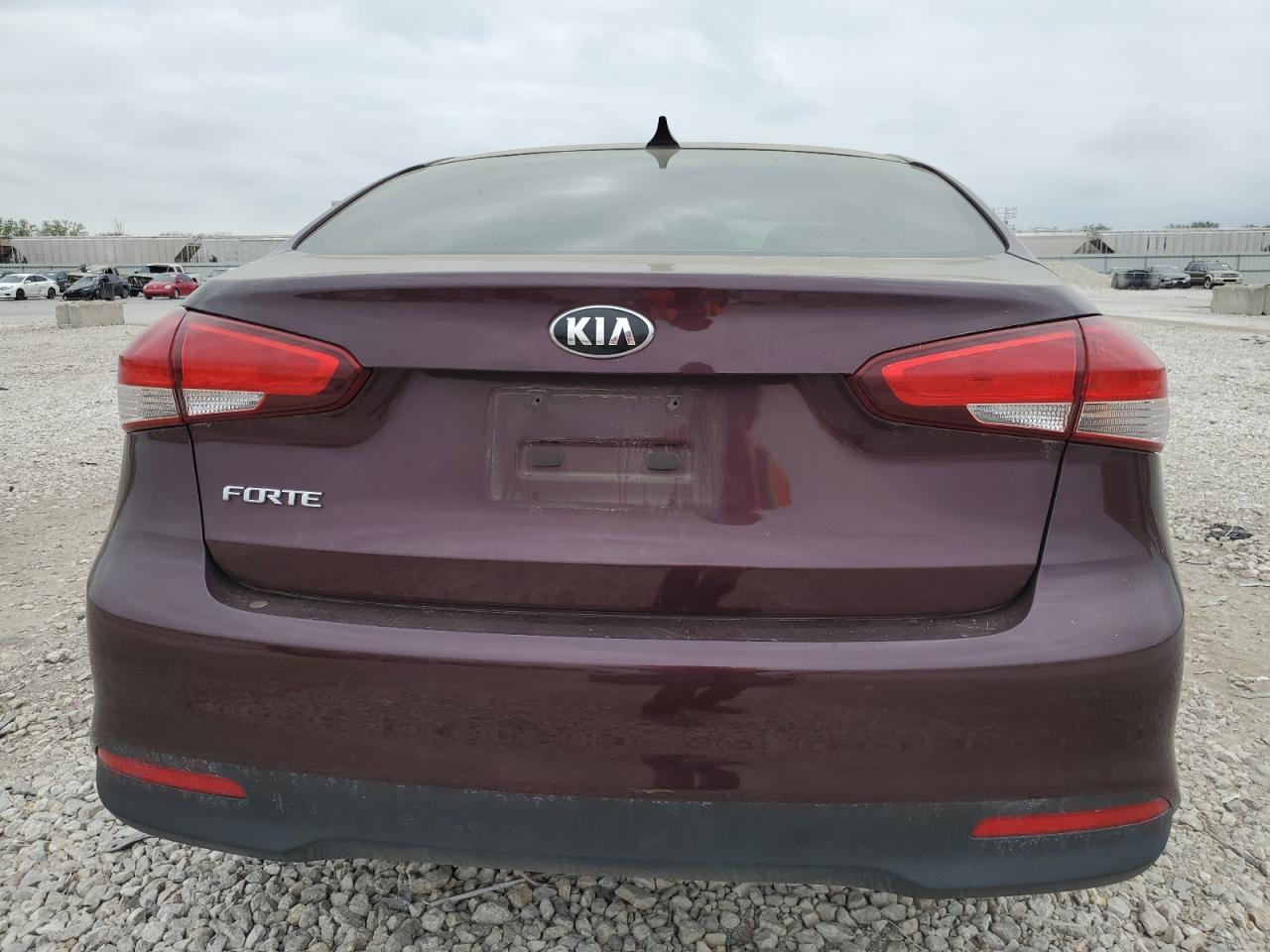 3KPFK4A77HE022524 2017 Kia Forte Lx