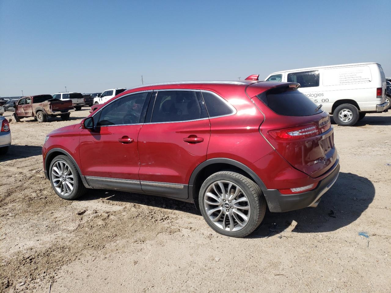 5LMCJ3C94HUL71083 2017 Lincoln Mkc Reserve