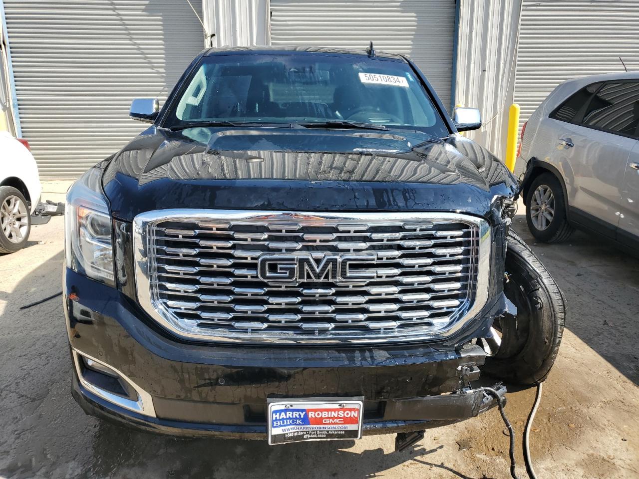 2019 GMC Yukon Denali vin: 1GKS2CKJ1KR322529