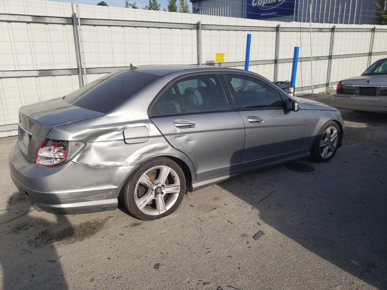 WDDGF5EB6BR172039 2011 Mercedes-Benz C 300