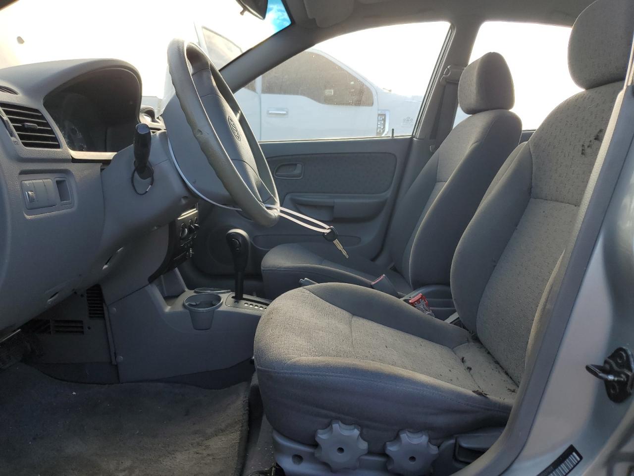 KNADC125446337908 2004 Kia Rio