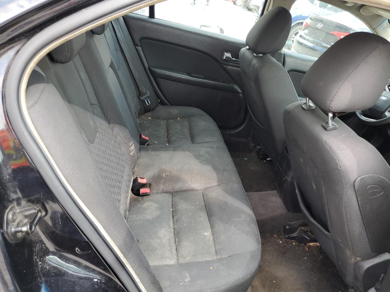 3FAHP0HA2AR147343 2010 Ford Fusion Se