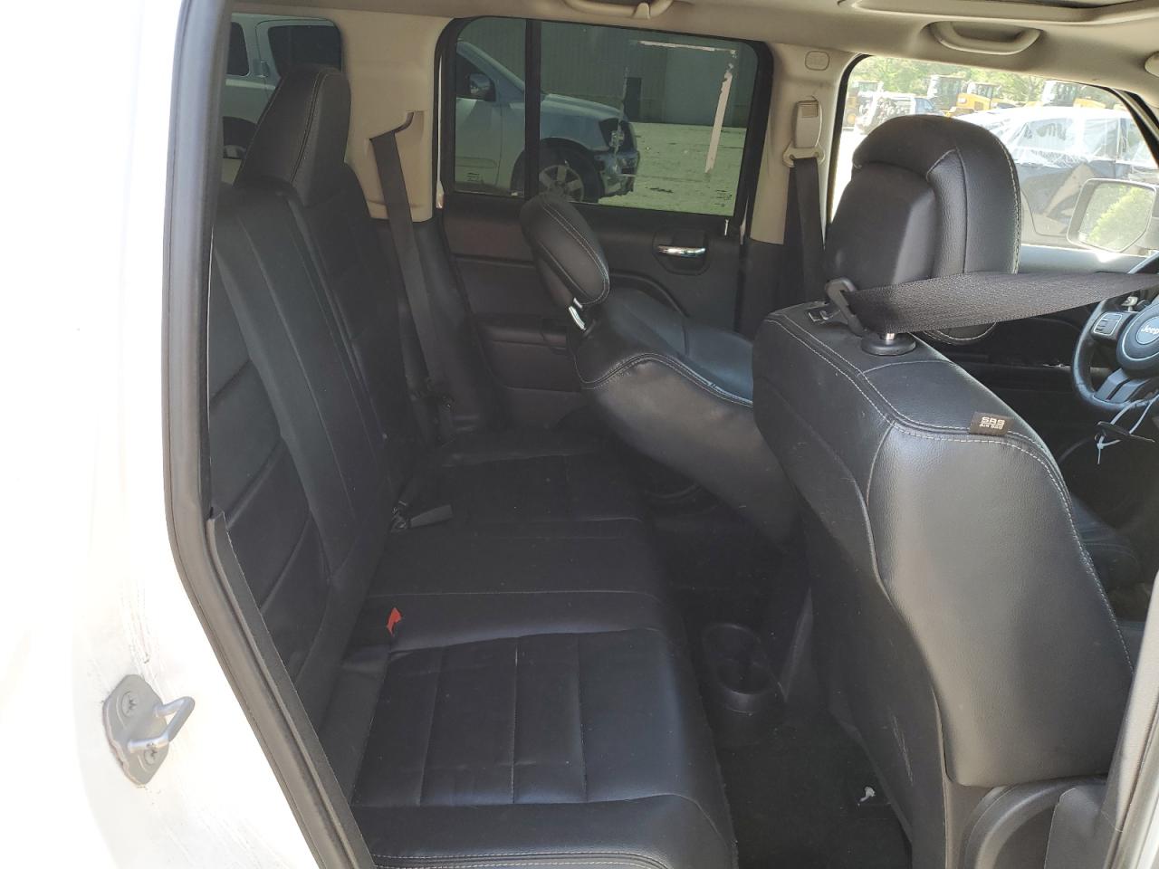 2014 Jeep Patriot Latitude vin: 1C4NJPFAXED853484