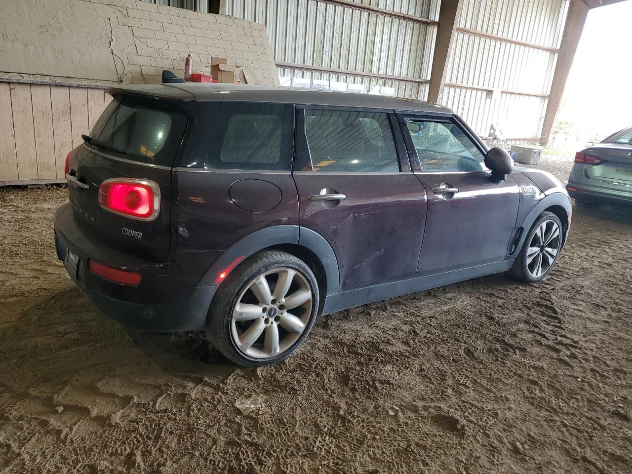 2016 Mini Cooper Clubman vin: WMWLN5C56G2B34819