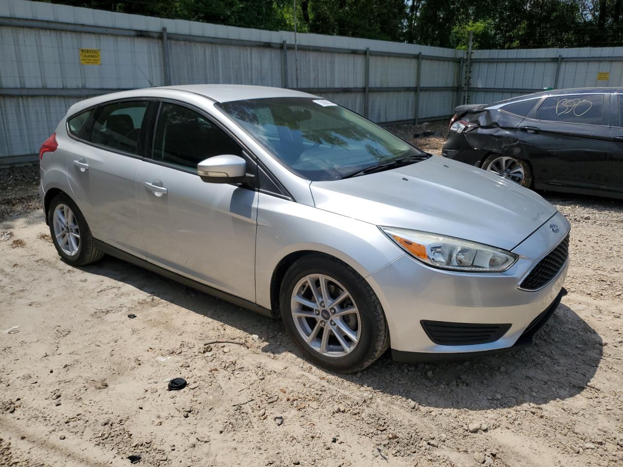 2017 Ford Focus Se vin: 1FADP3K27HL216733