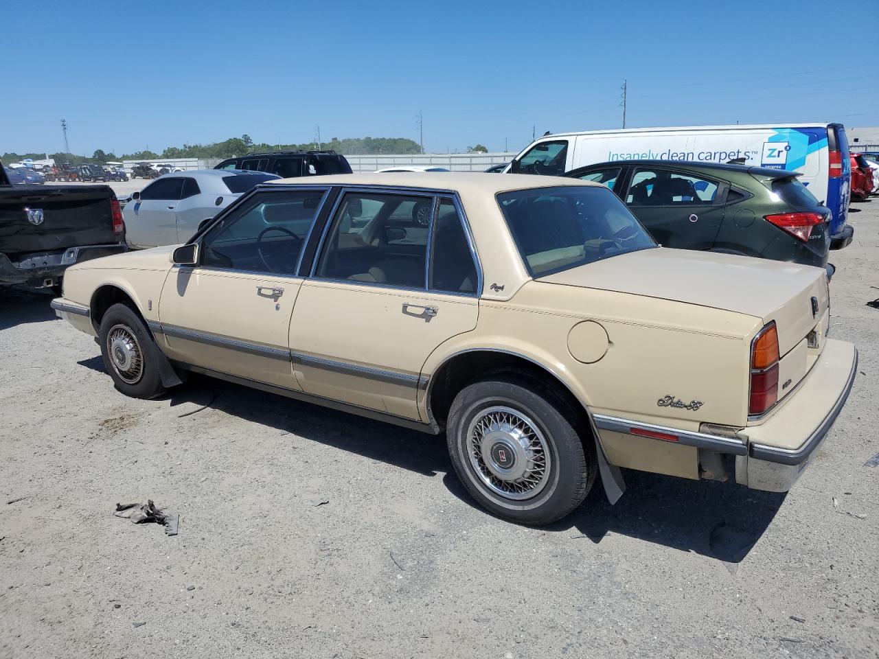 1G3HN5137HW308172 1987 Oldsmobile Delta 88 Royale