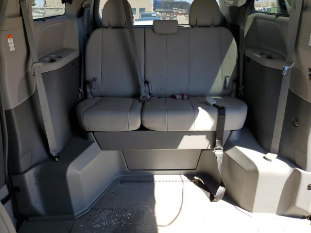 2017 Toyota Sienna - Image 10