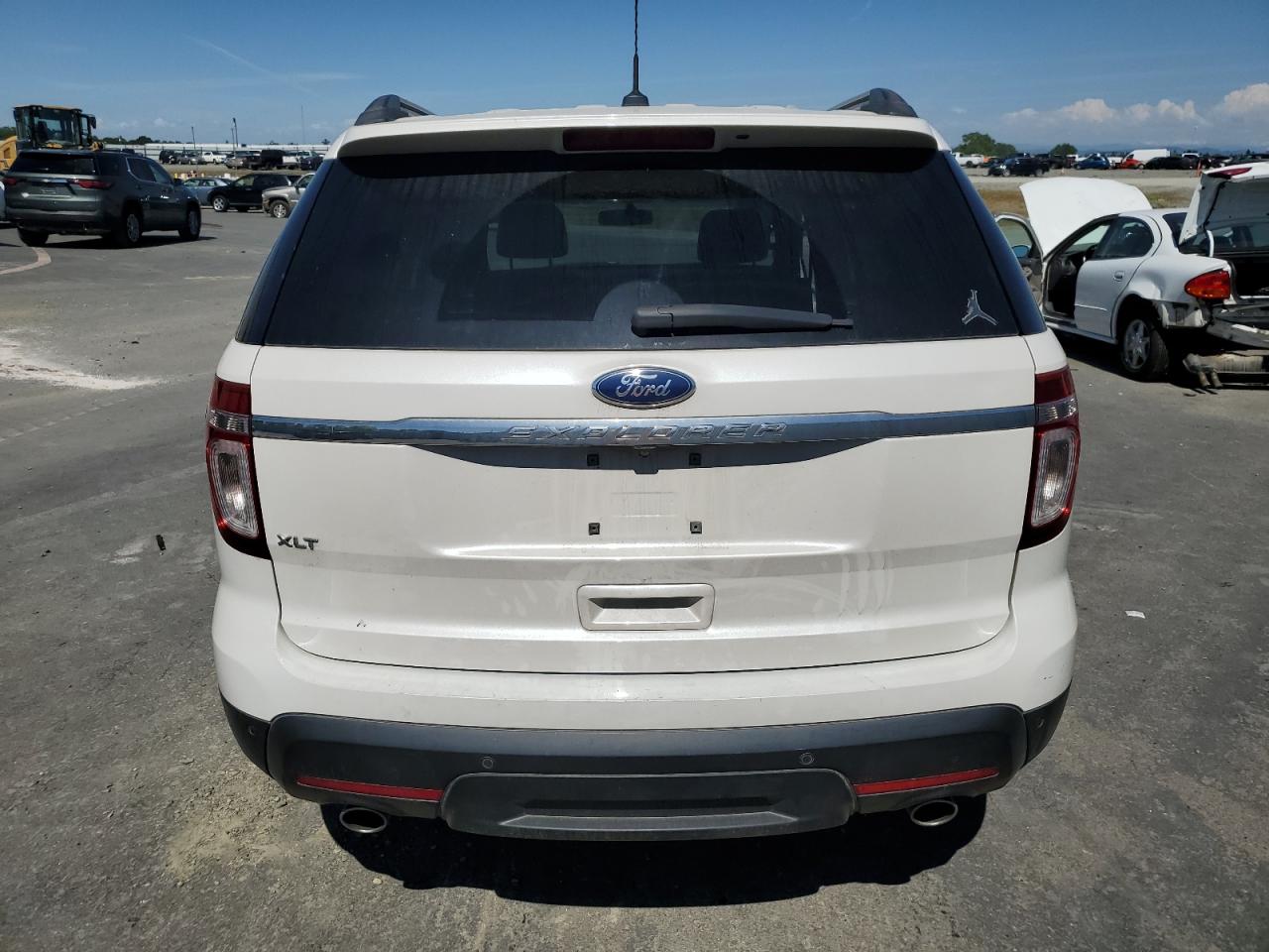 1FM5K7D88FGA55526 2015 Ford Explorer Xlt